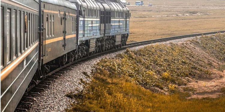 Sepultan a niño migrante de 8 años que murió al caer del techo de un tren en Sinaloa