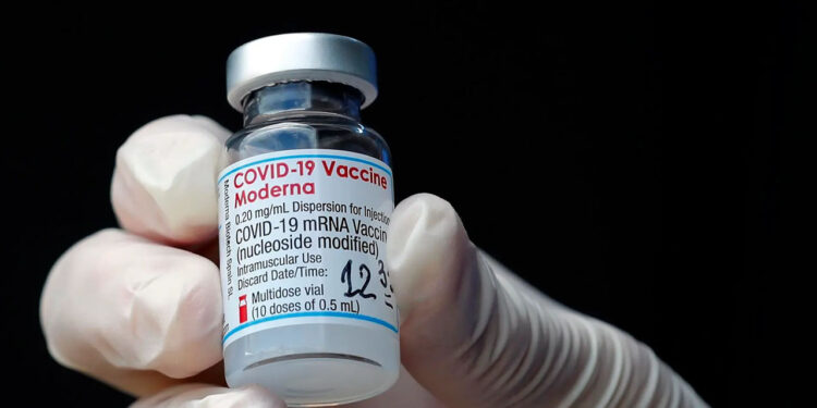 Empiezan a comercializar en México la vacuna anticovid actualizada de Moderna