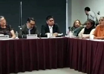 Estallan colectivos por despidos en Comisión de Búsqueda