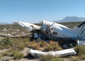 Avión pequeño se desploma en Coahuila; hay 4 muertos