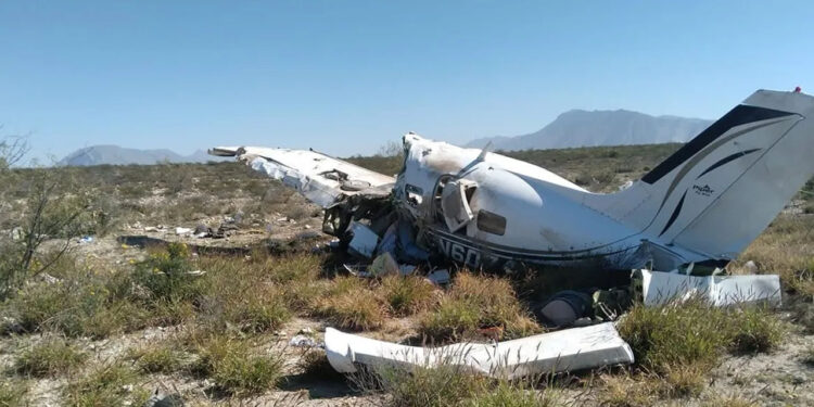 Avión pequeño se desploma en Coahuila; hay 4 muertos