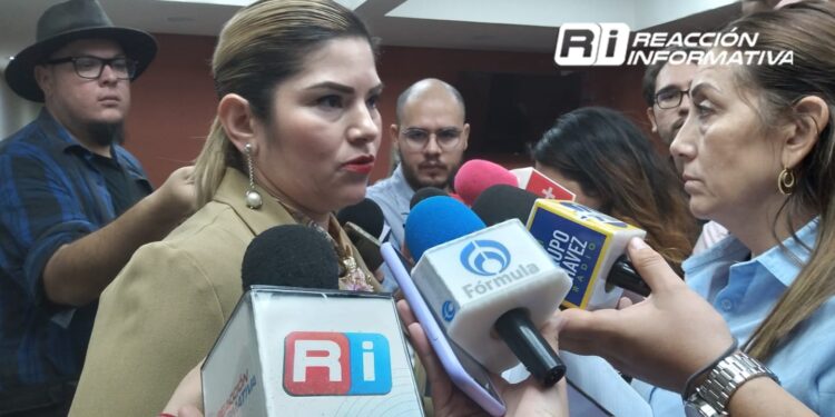 Tras camionazo, María del Rosario Osuna criticó las malas condiciones en las que se encuentra la autopista.