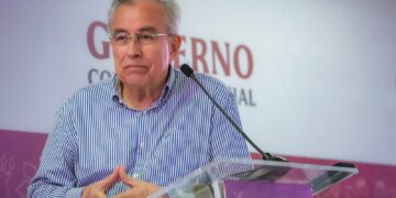 Familias de 6 víctimas del camionazo reciben apoyo del gobierno para sus funerales: Rocha Moya