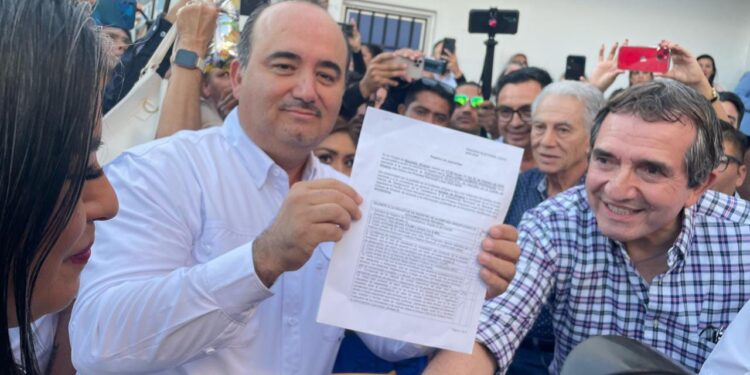 Memo Romero se registra como precandidato del PAN a la presidencia municipal de Mazatlán