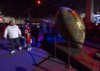 Los altos costos de boletos dejan a aficionados fuera del Super Bowl