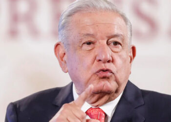 AMLO invita al periodista Tim Golden a la ‘mañanera’ para cuestionarlo por reportaje en su contra