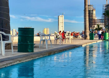 ¡Limpio el malecón para el segundo desfile de Carnaval!