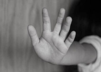 Repudian en redes a juez que absolvió a acusado de abusar de una niña de 4 años