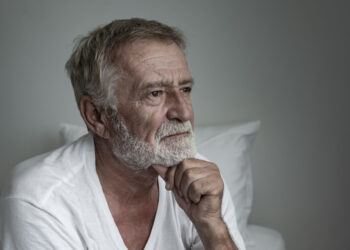 Adiós malos hábitos: las costumbres diarias que hay que abandonar para no complicar la salud después de los 60 años