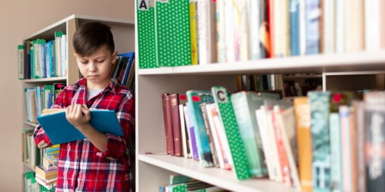 Los libros de texto que Profeco no recomienda por ser extremadamente peligrosos para niños