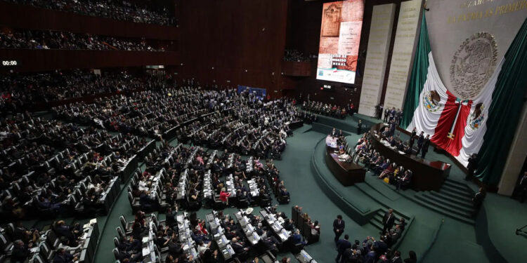 Cámara de Diputados turna a comisiones las reformas de López Obrador