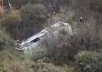 Cae autobús a barranco; hay 18 lesionados