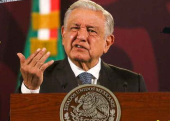 AMLO vs NYT: pide investigar a YouTube tras eliminar mañanera
