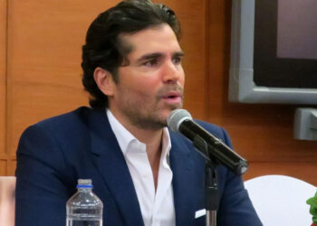 Eduardo Verástegui se registra ante INE como candidato independiente a la Presidencia