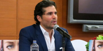 Eduardo Verástegui se registra ante INE como candidato independiente a la Presidencia