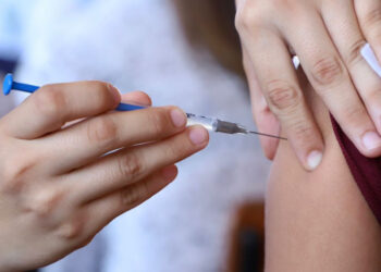 Sector Salud fortalecerá campañas de vacunación para evitar brotes de enfermedades entre la población sinaloense