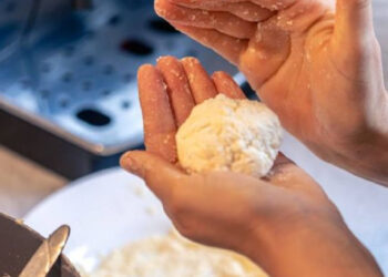 Abuela mata con buñuelos a su familia al confundir la leche con químicos