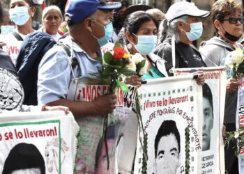 AMLO reconoce en su libro “¡Gracias!” que se detuvo a militares sin “pruebas suficientes” en caso Ayotzinapa