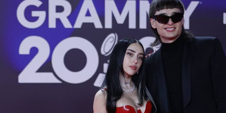 Se lanzan contra Peso Pluma por infidelidad a Nicki Nicole: lo llaman “Perro Pluma” y “Doble Perro”