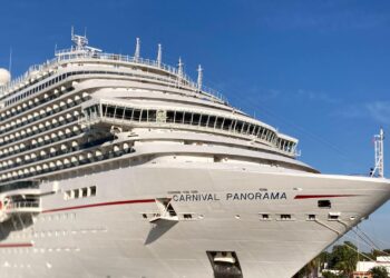 Mazatlán recibe al crucero “Carnival Panorama” con más de 6 mil personas a bordo