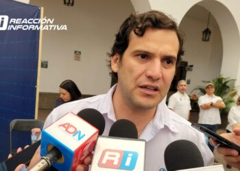 Aplican multas de hasta 6 mil pesos por tirar agua en Culiacán