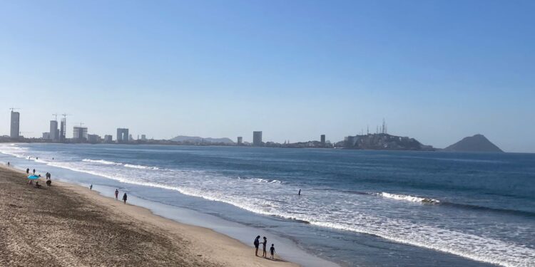 DÍa soleado para hoy lunes 19 de marzo en Mazatlán