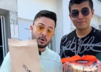 Tiktokers visitan la pastelería de Poncho de Nigris y le llueven críticas al influencer por vender rebanadas de pastel en 250 pesos