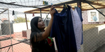 Mexicanas dedican a la semana 12 horas más al trabajo doméstico que los hombres: ONU