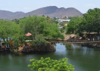 Joven se lanza de un puente colgante a laguna del Iguanero en Sinaloa y desaparece