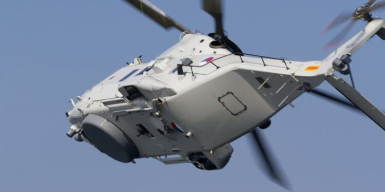 Helicóptero de la Marina aterriza de emergencia tras golpear cableado de la CFE en Sinaloa