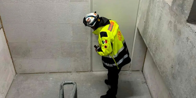 Mujer cae 14 pisos en hotel de Nuevo León