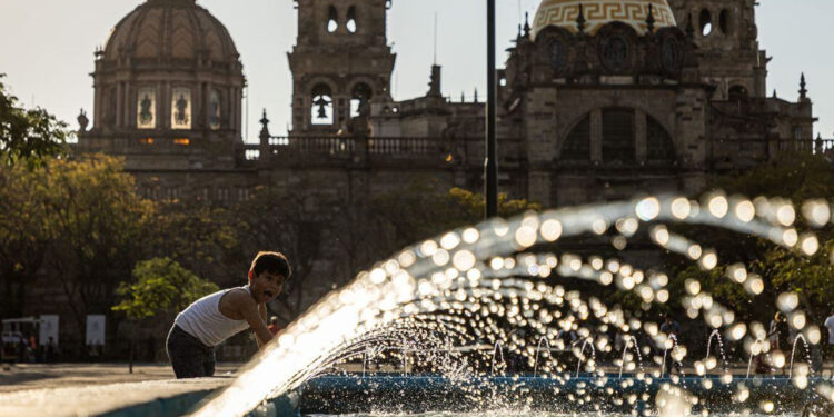 Calor y frío extremo: ¿por qué México experimenta contrastes meteorológicos?