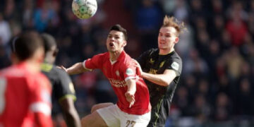 Santiago Giménez e Hirving Lozano, con duelo de contrastes