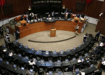 Licencia de paternidad de hasta 20 días avanza en el Senado