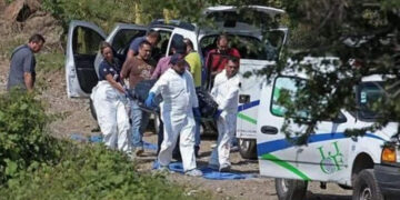 Cinco cuerpos fueron arrojados sobre la carretera Encarnación de Díaz en Jalisco