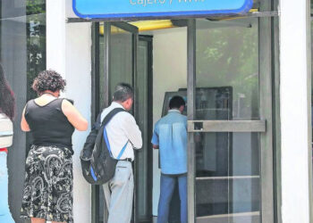 ¿Abrirán los bancos el lunes 18 de marzo? Aquí te contamos