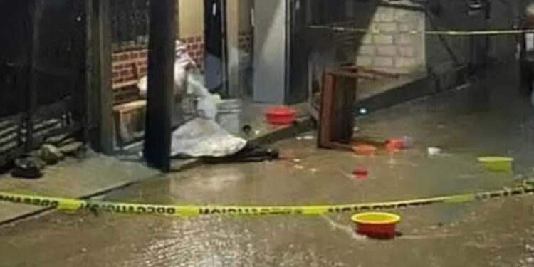 Discusión de pareja termina mal; mujer apuñala a su esposo