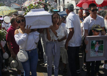 Despiden a Camila en Taxco; habría muerto de asfixia por estrangulamiento