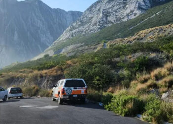 Hallan muerto a senderista en NL; cayó de una altura de 120 metros