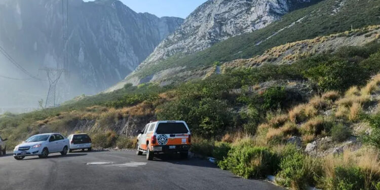 Hallan muerto a senderista en NL; cayó de una altura de 120 metros