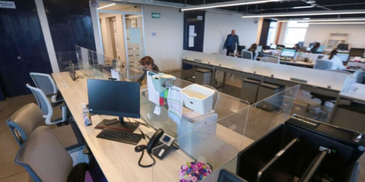 La corrupción en trámites costó casi 12 mil millones de pesos en 2023: Inegi