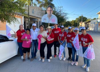Juan Alfonso Mejía visita Escuinapa, mantiene charla con ciudadanos