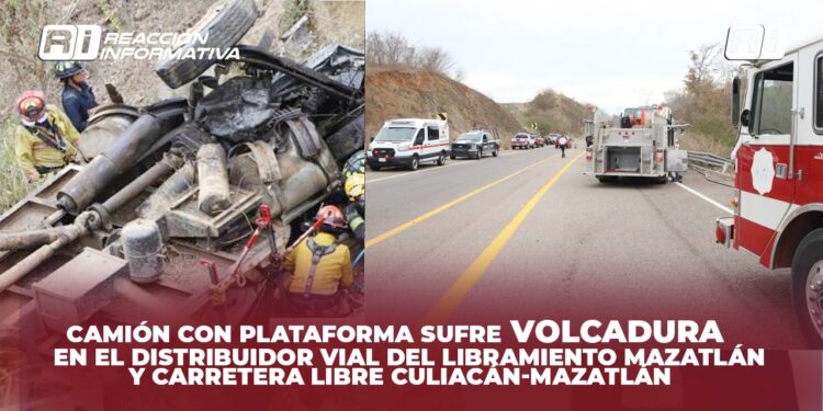 Camión con plataforma sufre volcadura en el distribuidor vial del Libramiento Mazatlán y Carretera libre Culiacán-Mazatlán.