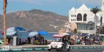 Domingo parcialmente nublado y cálido en Mazatlán