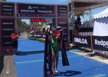 Rosa María Tapia se lleva los honores del Triatlón AsTri Mazatlán 2024