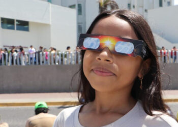 Viven niñas y niños el Eclipse Total de Sol 2024, en medio de emociones inexplicables