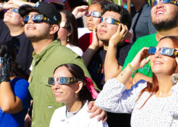 Inició desde este viernes la entrega de lentes gratuitos para observar el eclipse solar