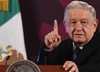 (VIDEO) ‘Si ganan, se viene el comunismo’: Juan Sandoval Íñiguez se lanza vs la 4T