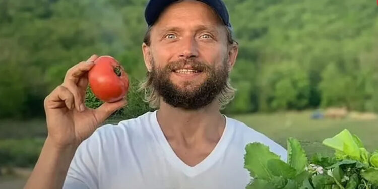 Influencer vegano es CONDENADO por matar de hambre a su hijo tras exigir que viviera con una ‘dieta’ de LUZ SOLAR