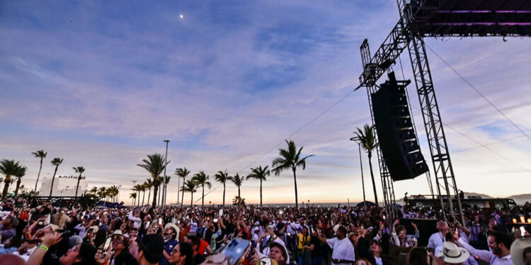 El Eclipse total de sol le regala un día histórico a Mazatlán